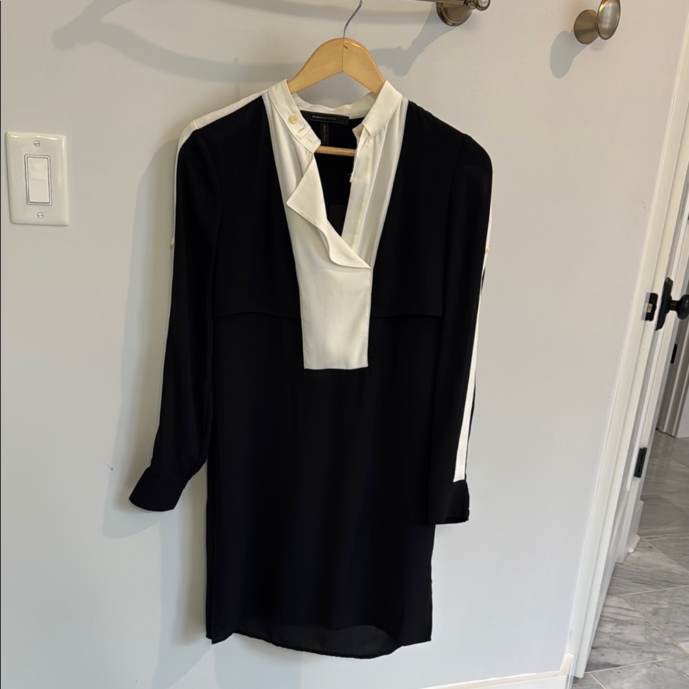 BCBGMaxAzria Black and White Cowl Neck Sheath Dress XXS